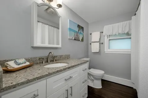 44 High Street Stratham NH 03885