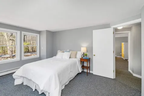 44 High Street Stratham NH 03885