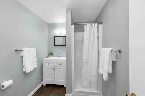 44 High Street Stratham NH 03885