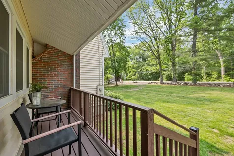 44 High Street Stratham NH 03885