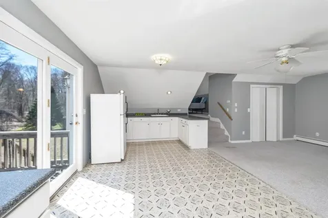 44 High Street Stratham NH 03885