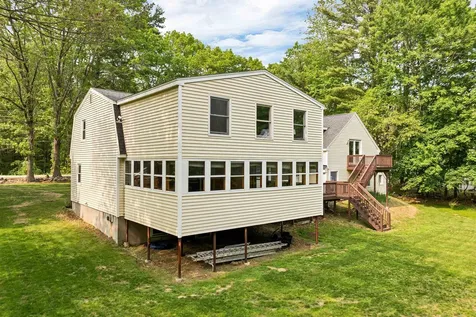 44 High Street Stratham NH 03885