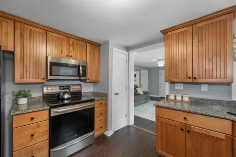 44 High Street Stratham NH 03885