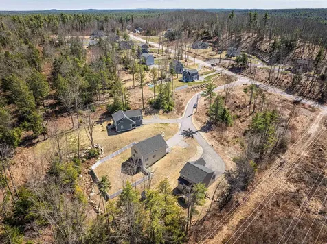 20 Freedom Way Barrington NH 03825