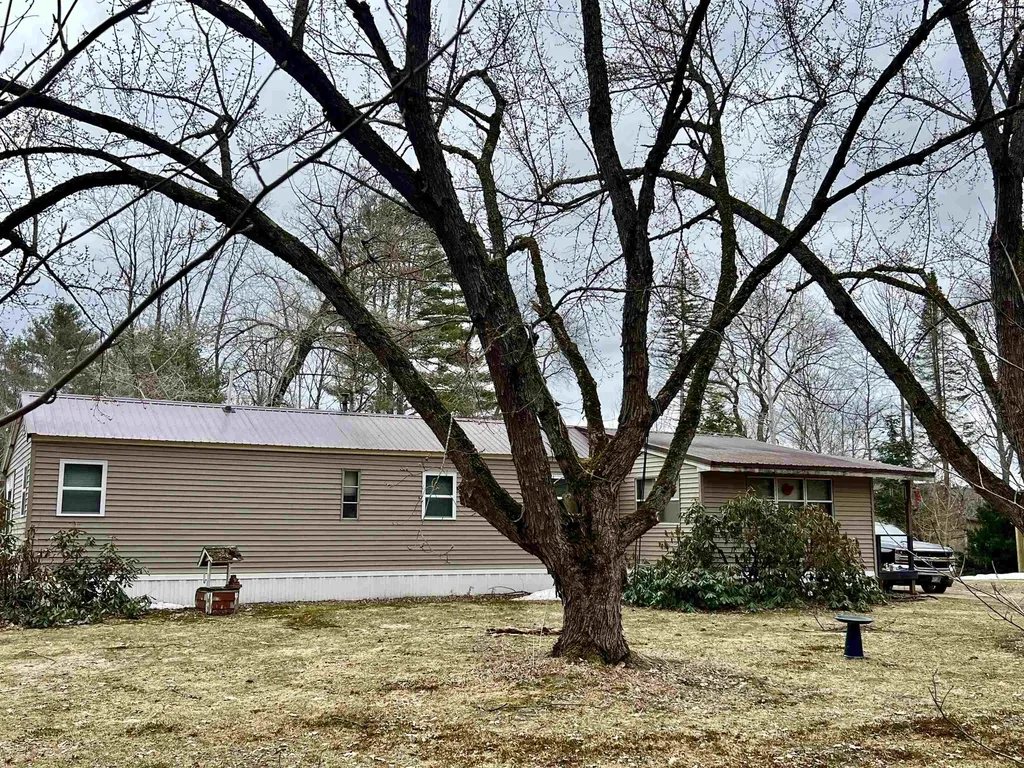 2973 River Road Bridgewater NH 03222