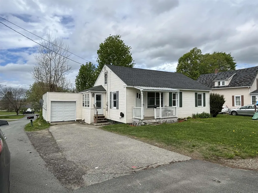54 Kingsbury Avenue Derby VT 05830