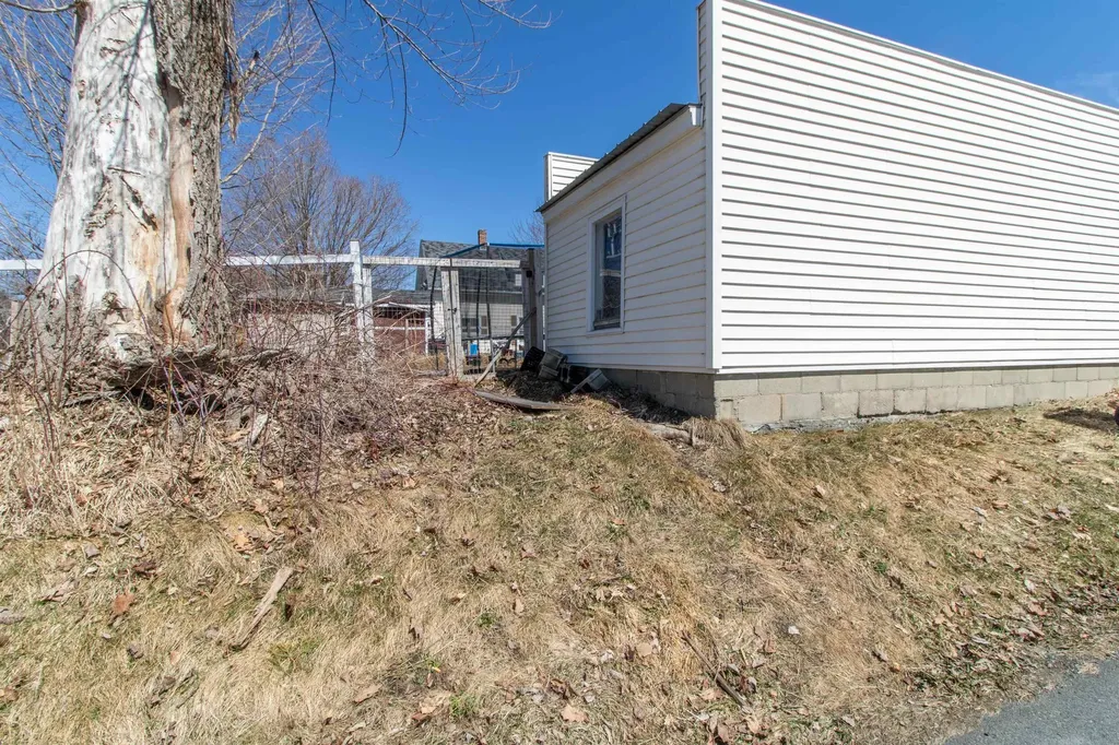 54 Kingsbury Avenue Derby VT 05830