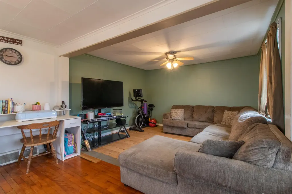 54 Kingsbury Avenue Derby VT 05830