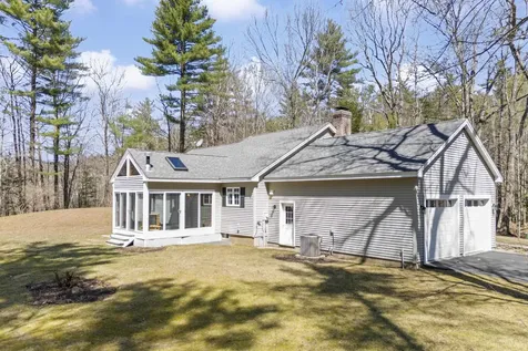 32 Stage Road Nottingham NH 03290