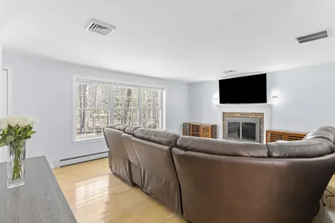 32 Stage Road Nottingham NH 03290