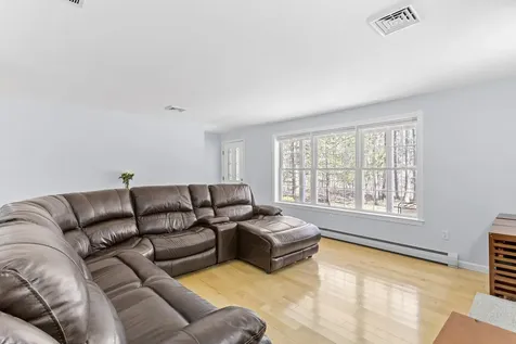 32 Stage Road Nottingham NH 03290