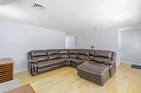 32 Stage Road Nottingham NH 03290