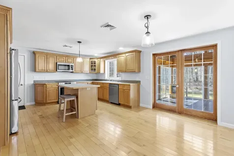 32 Stage Road Nottingham NH 03290