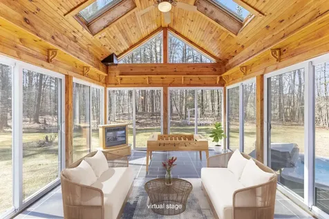 32 Stage Road Nottingham NH 03290