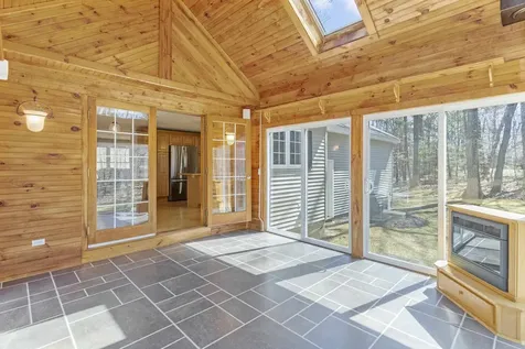 32 Stage Road Nottingham NH 03290