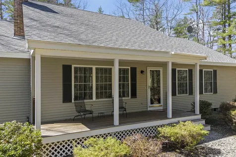 32 Stage Road Nottingham NH 03290