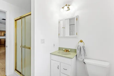 32 Stage Road Nottingham NH 03290