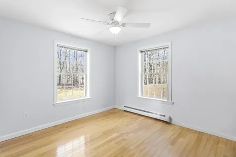 32 Stage Road Nottingham NH 03290