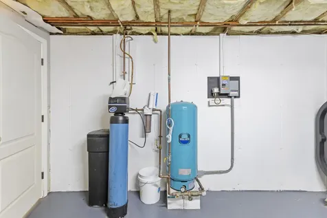 32 Stage Road Nottingham NH 03290