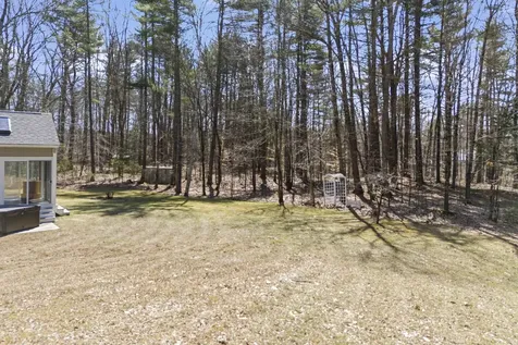 32 Stage Road Nottingham NH 03290