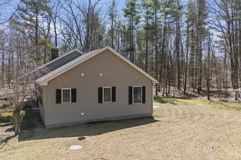 32 Stage Road Nottingham NH 03290