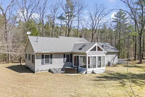 32 Stage Road Nottingham NH 03290