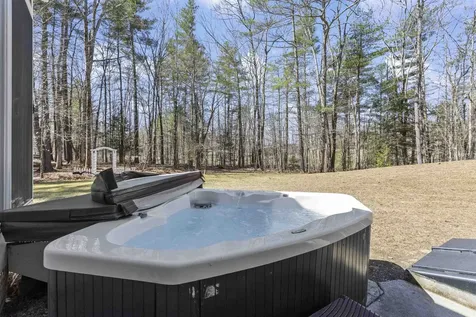 32 Stage Road Nottingham NH 03290