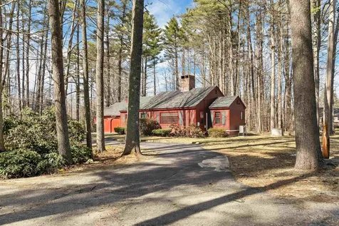 4 Dove Street Wolfeboro NH 03894