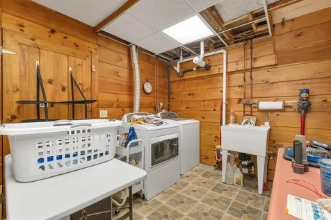 4 Dove Street Wolfeboro NH 03894