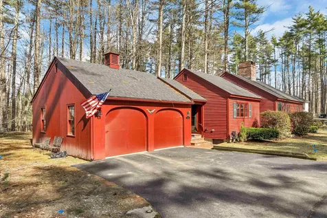 4 Dove Street Wolfeboro NH 03894