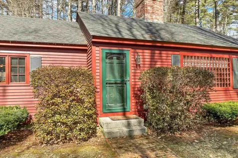 4 Dove Street Wolfeboro NH 03894