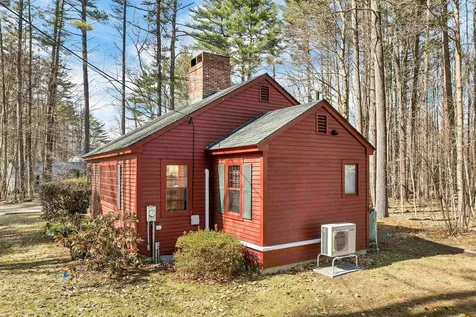 4 Dove Street Wolfeboro NH 03894