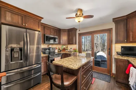 4 Dove Street Wolfeboro NH 03894