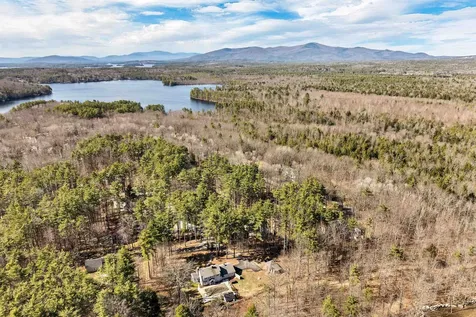 4 Dove Street Wolfeboro NH 03894