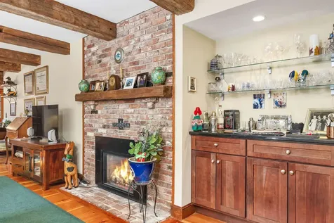 4 Dove Street Wolfeboro NH 03894