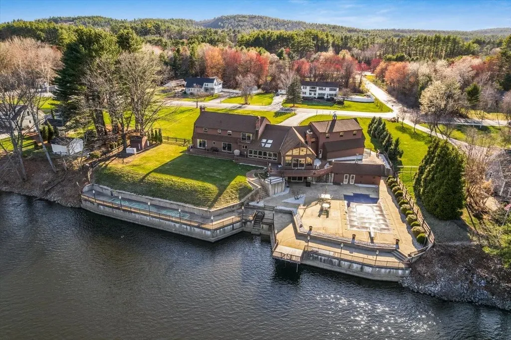 7 Meadowcrest Road Hooksett NH 03106
