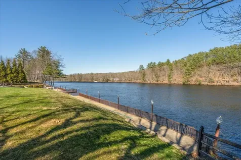 7 Meadowcrest Road Hooksett NH 03106