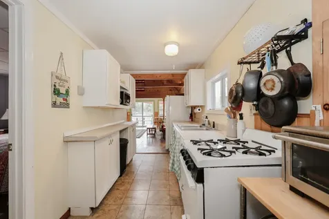 24 Lake View Road Epsom NH 03234