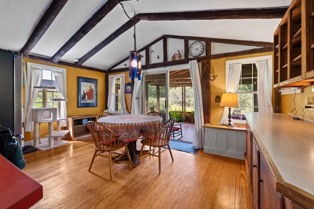 10 Curtis Road Hartland VT 05048