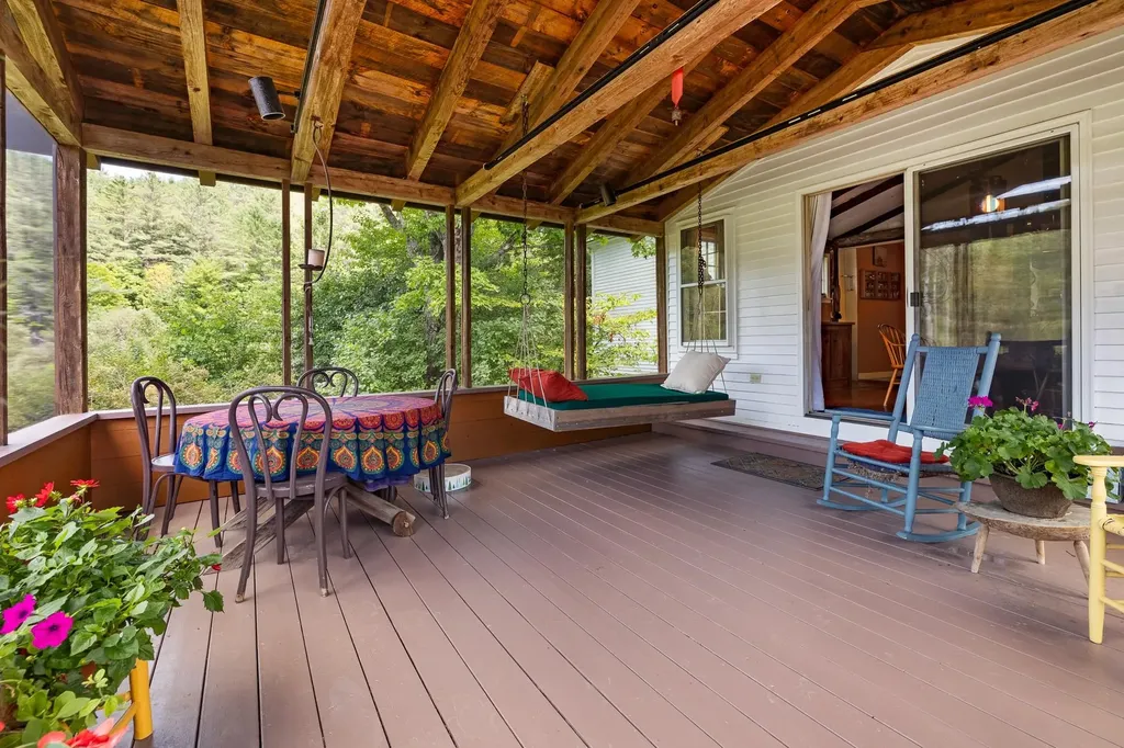 10 Curtis Road Hartland VT 05048
