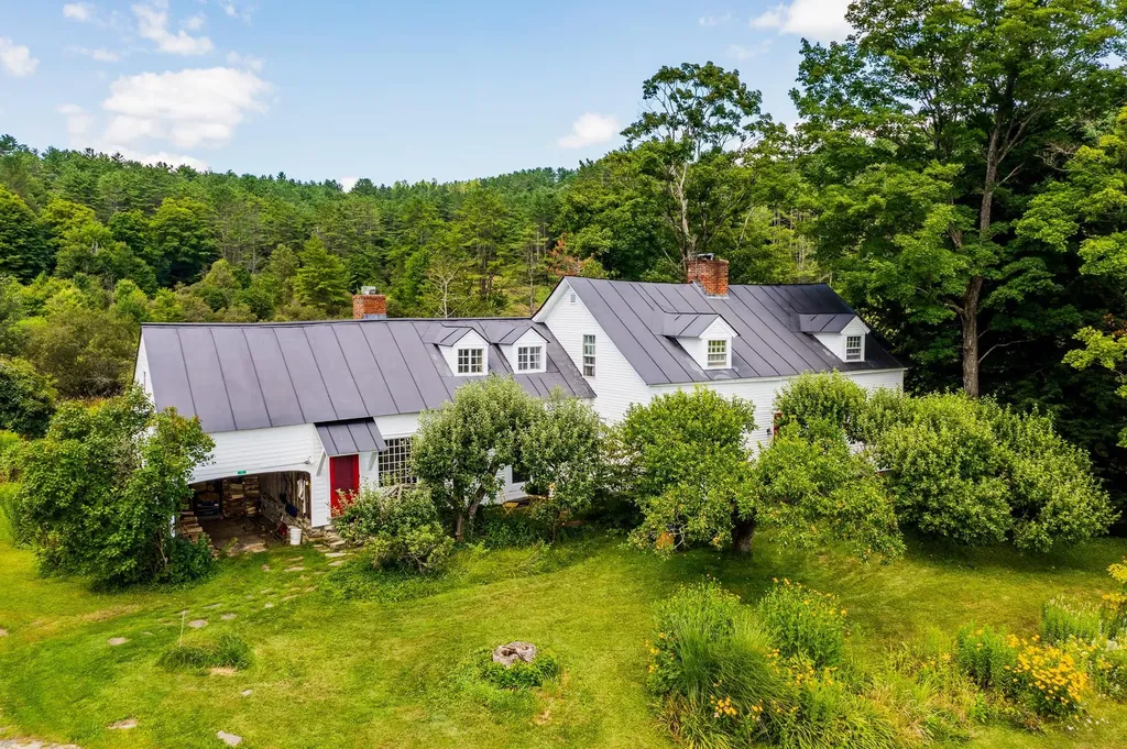 10 Curtis Road Hartland VT 05048
