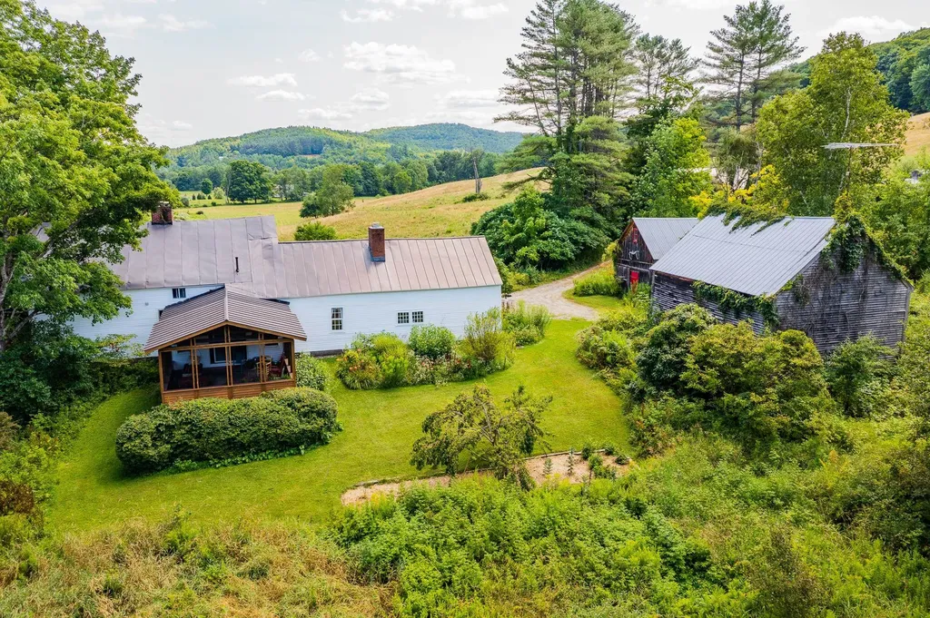 10 Curtis Road Hartland VT 05048