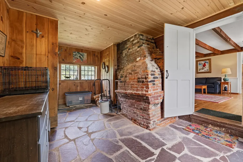 10 Curtis Road Hartland VT 05048