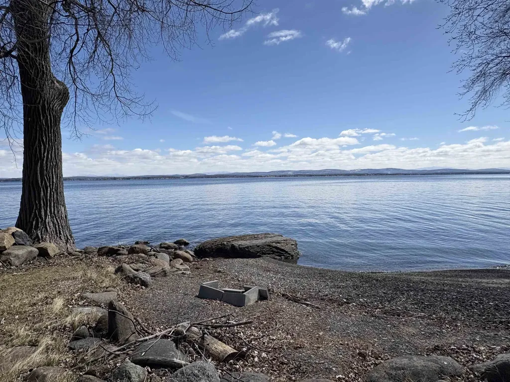 419 North End Road East North Hero VT 05474