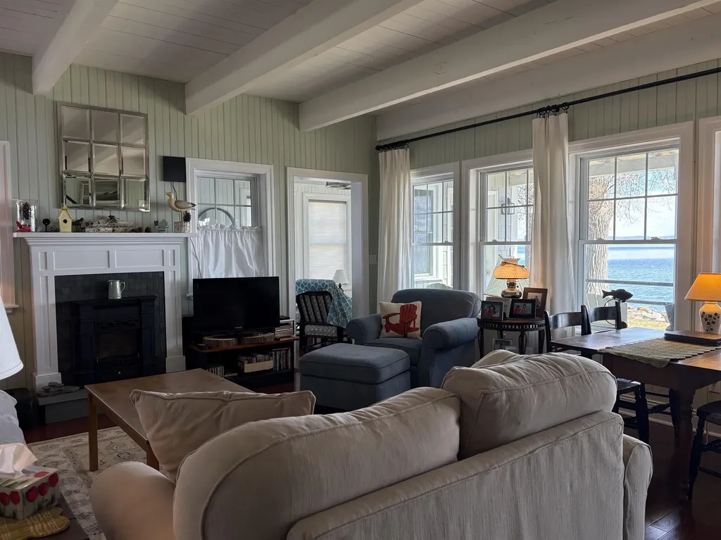 419 North End Road East North Hero VT 05474