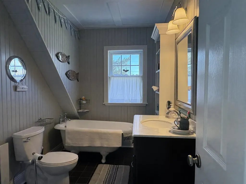 419 North End Road East North Hero VT 05474