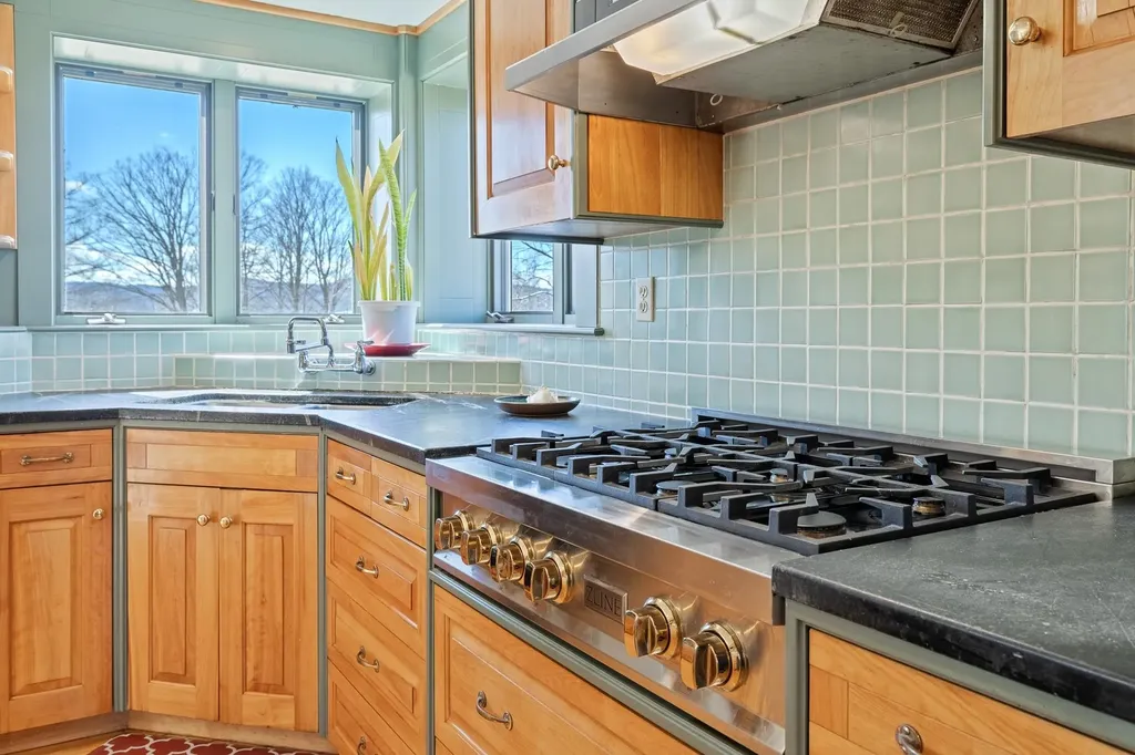 33 Ferndale Drive Barnard VT 05031