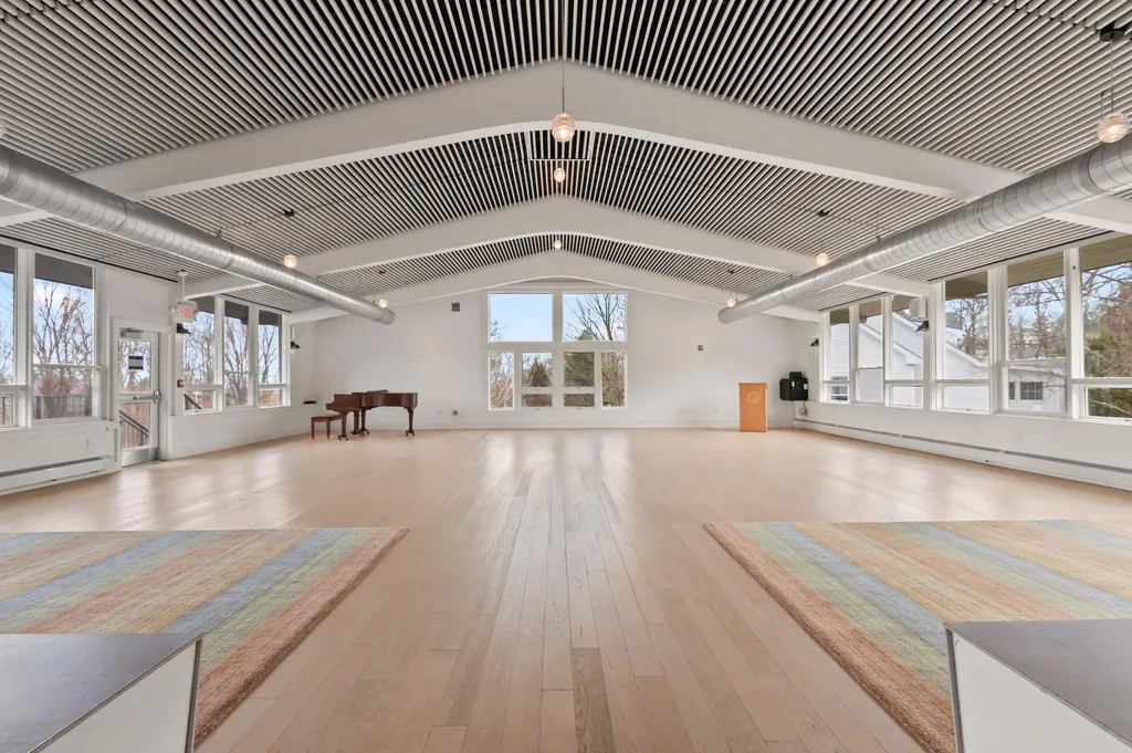 371 West Farm Road Bethlehem NH 03574