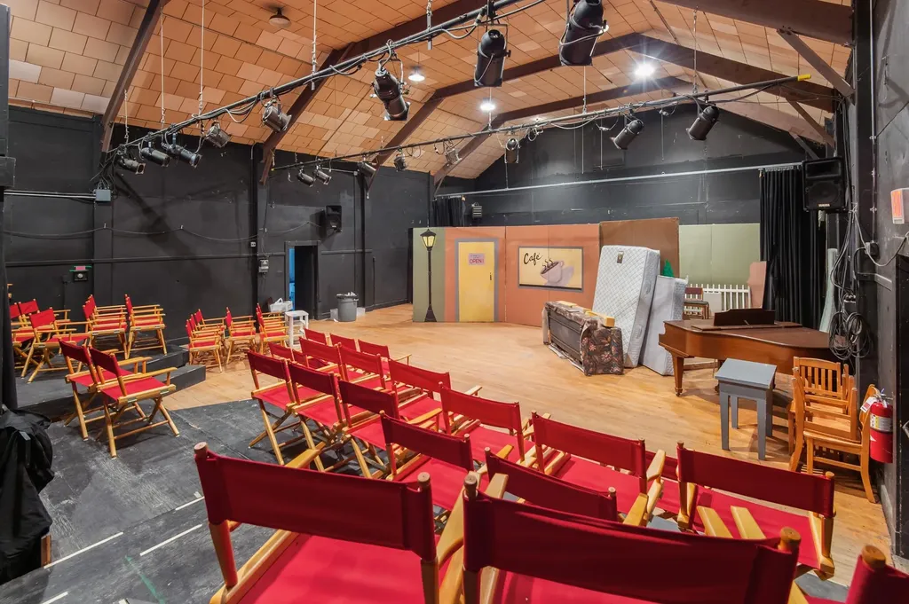 371 West Farm Road Bethlehem NH 03574