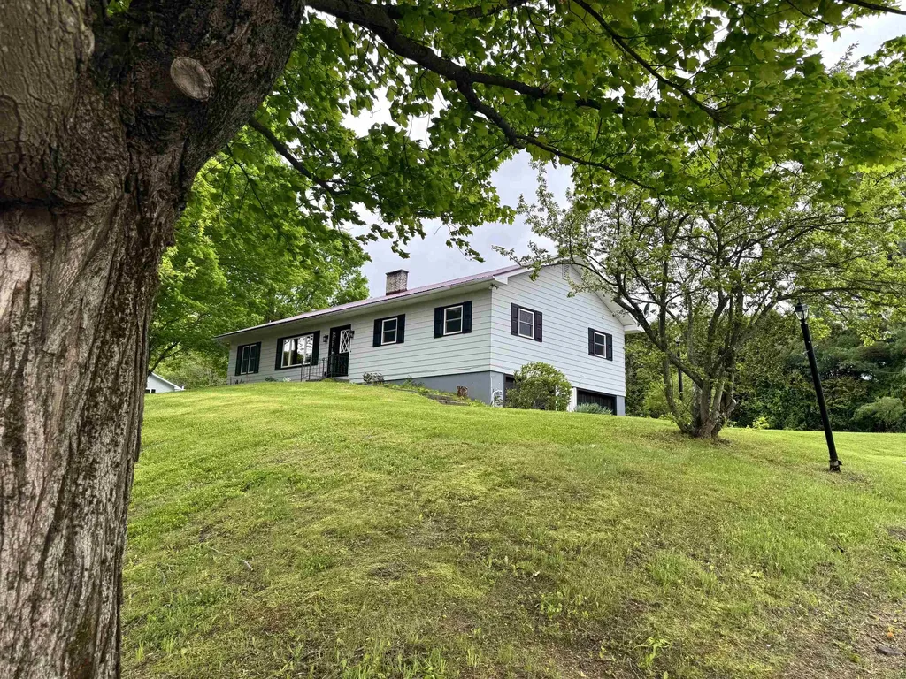 213 Scottsdale Road Newport City VT 05855